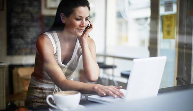 woman-working-at-cafe